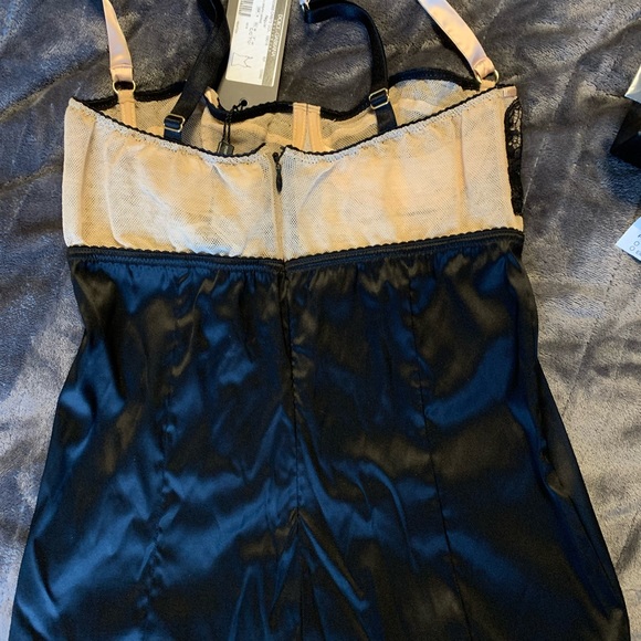 Beautiful Satin lace Dolce & Gabanna camisole - Picture 5 of 13